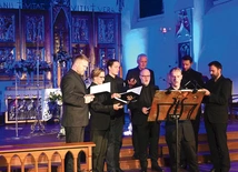 Zespół Jerycho zaprezentował śpiewy liturgii koronacyjnej z czasów Bolesława Chrobrego.