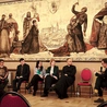 – Rady w stylu „idź do spowiedzi”, „zacznij komuś pomagać” albo „odmów nowennę pompejańską” mogą wpędzać w jeszcze większe poczucie winy kogoś, kto nie jest w stanie odmówić nawet „Ojcze nasz”. Czasem jedyną modlitwą w kryzysie jest: „Panie Boże, nie mam już siły. Ty wiesz. Amen” – mówiła Agnieszka Huf, autorka książki „Szczeliny. Bóg w popękanej psychice”.
