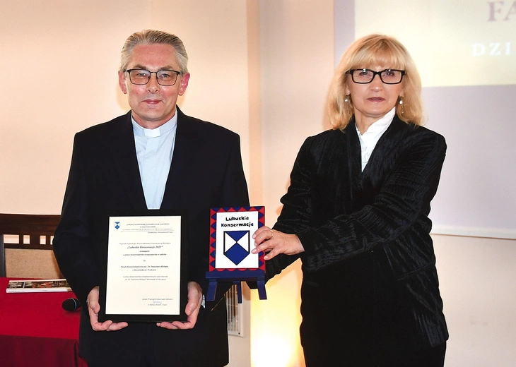 W ostatnich latach kościół powraca do dawnej świetności. Odremontowano m.in. dach i wieże, a także odnowiono ołtarze boczne – Anioła Stróża, Cudu Eucharystycznego,  św. Jana Nepomucena, Najświętszej Maryi Panny  – oraz monumentalny ołtarz główny. W trakcie renowacji są ołtarz boczny Ukrzyżowania oraz ambona. Przed parafią malowanie wnętrza, regotyzacja wejścia głównego i nowe ławki. Mają też powstać nowe drzwi wejściowe na wzór tych gnieźnieńskich. Na zdjęciu:  Marta Małkus, prezes Stowarzyszenia Czas A.R.…