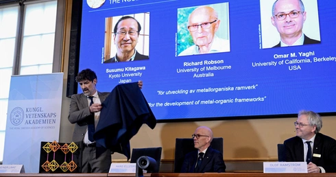 Nobel z chemii 2025: sieci metaloorganiczne, czyli ażurowy materiał przyszłości