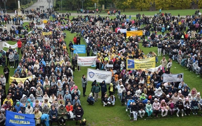 Uczniowie szkół Jana Pawła II, również z diecezji radomskiej, na Jasnej Górze