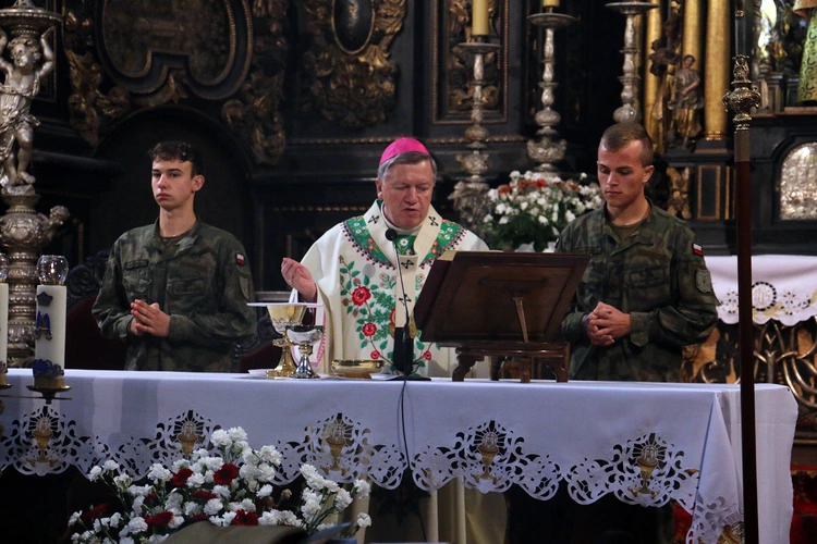 Ślubowanie w KLO w Henrykowie - rok szkolny 2025/2026