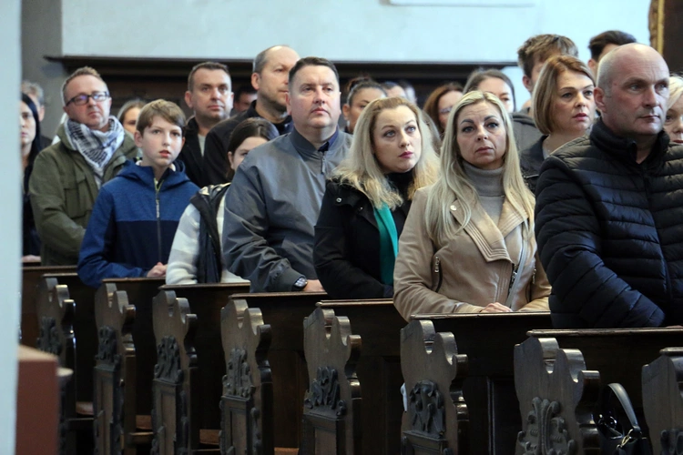 Ślubowanie w KLO w Henrykowie - rok szkolny 2025/2026