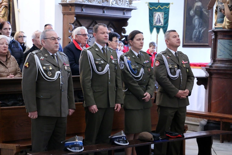 Ślubowanie w KLO w Henrykowie - rok szkolny 2025/2026