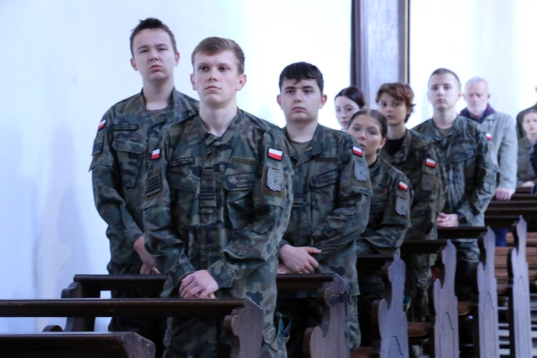 Ślubowanie w KLO w Henrykowie - rok szkolny 2025/2026