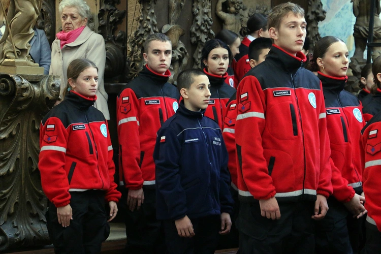 Ślubowanie w KLO w Henrykowie - rok szkolny 2025/2026