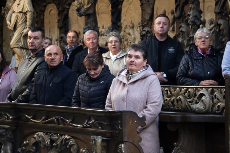 Ślubowanie w KLO w Henrykowie - rok szkolny 2025/2026