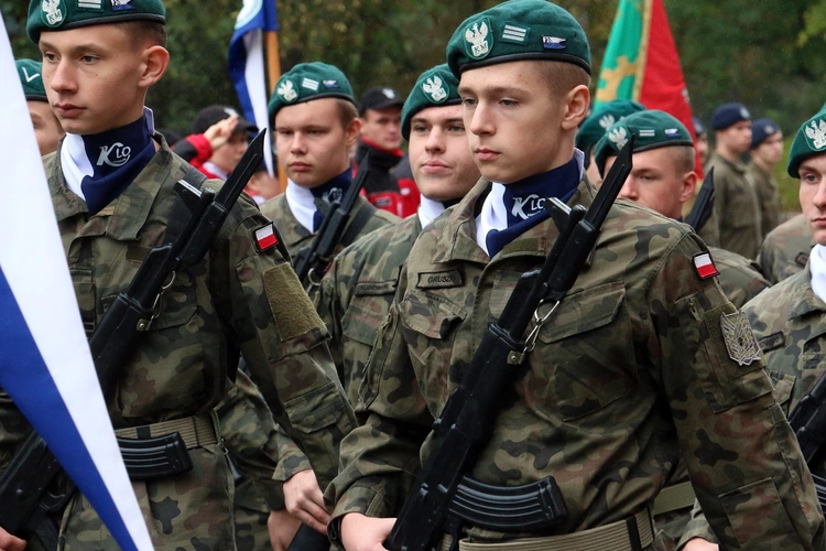 Ślubowanie w KLO w Henrykowie - rok szkolny 2025/2026