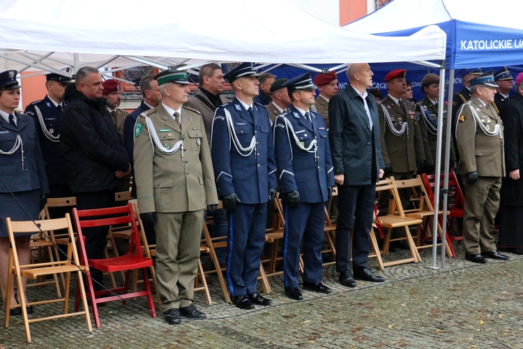 Ślubowanie w KLO w Henrykowie - rok szkolny 2025/2026