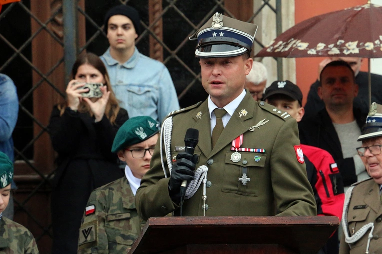 Ślubowanie w KLO w Henrykowie - rok szkolny 2025/2026