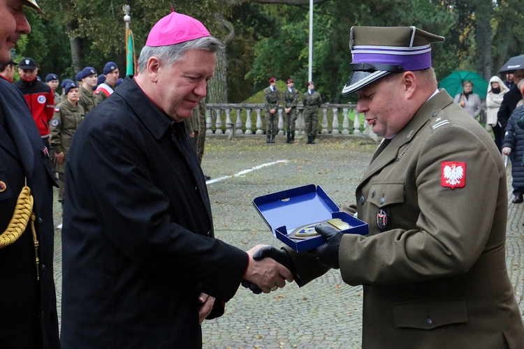 Ślubowanie w KLO w Henrykowie - rok szkolny 2025/2026