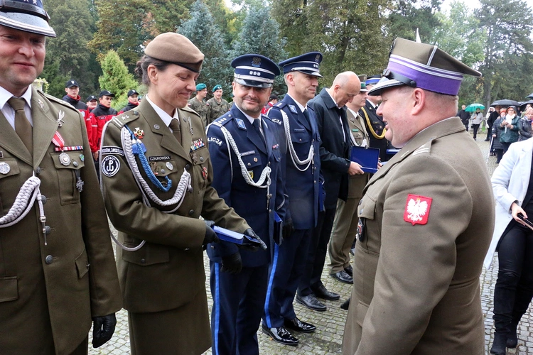 Ślubowanie w KLO w Henrykowie - rok szkolny 2025/2026