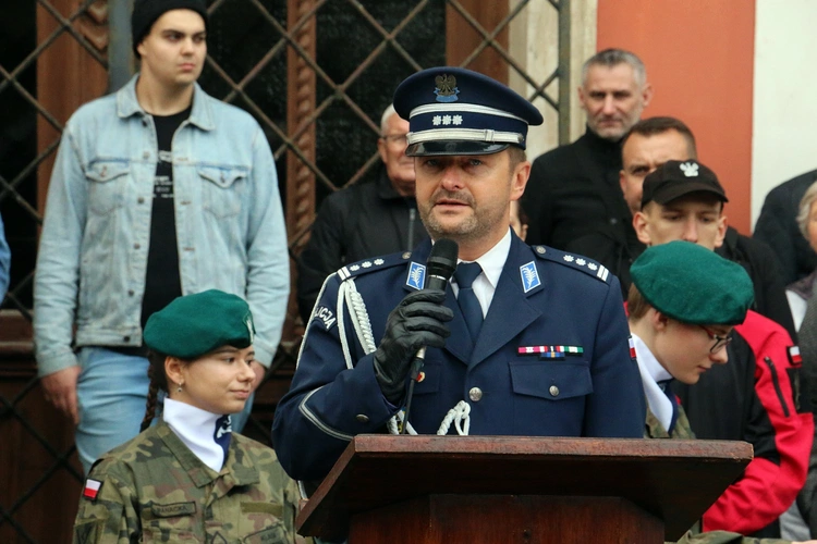 Ślubowanie w KLO w Henrykowie - rok szkolny 2025/2026