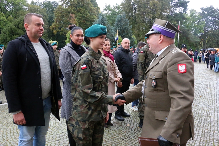 Ślubowanie w KLO w Henrykowie - rok szkolny 2025/2026