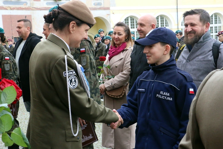 Ślubowanie w KLO w Henrykowie - rok szkolny 2025/2026