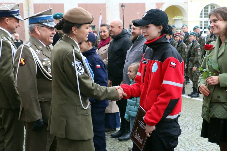 Ślubowanie w KLO w Henrykowie - rok szkolny 2025/2026