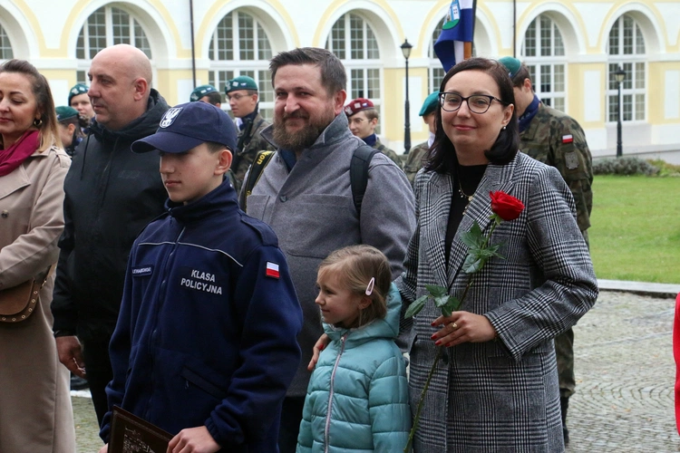 Ślubowanie w KLO w Henrykowie - rok szkolny 2025/2026