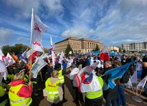 Dąbrowa Górnicza. Pikieta związkowców w obronie hutnictwa i koksownictwa