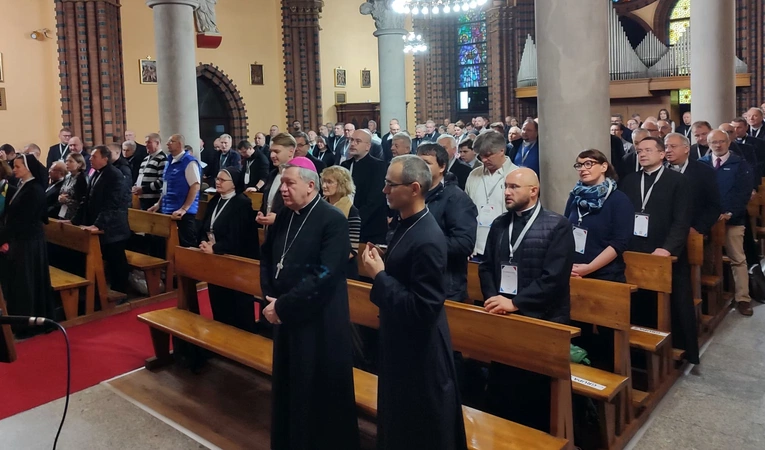 Prawda, ale podana z miłością - plenum zbiera się po raz drugi