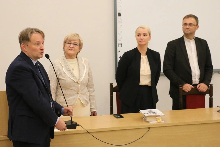 W panelu, który moderował Paweł Dycht, uczestniczyli (od lewej) Bogusława Buda, Natalia Tułasiewicz-Wala i ks. Wojciech Wojtyła.