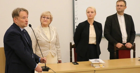 W panelu, który moderował Paweł Dycht, uczestniczyli (od lewej) Bogusława Buda, Natalia Tułasiewicz-Wala i ks. Wojciech Wojtyła.