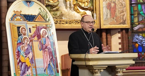 Jak mądrze "tkać" komunię w diecezji, dekanacie, parafii?