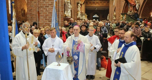 Pielgrzymka Żywego Różańca do Rud