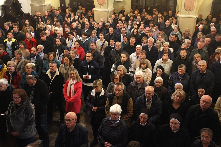Tuchów. Październikowe czuwanie o powołanie