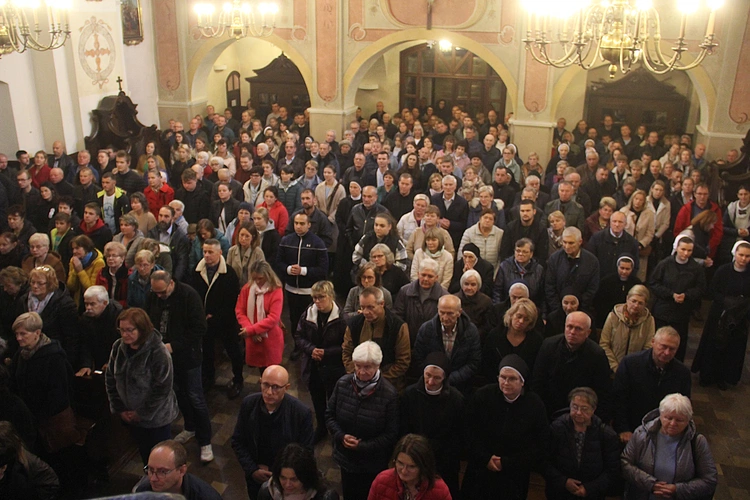 Tuchów. Październikowe czuwanie o powołanie