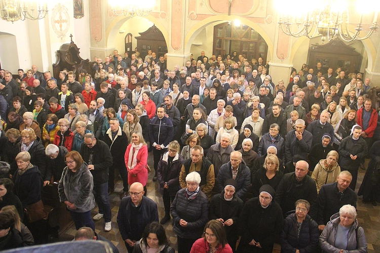 Tuchów. Październikowe czuwanie o powołanie
