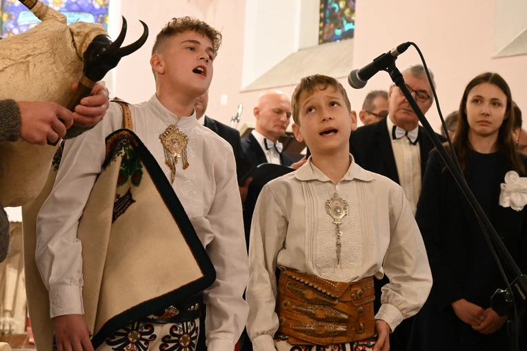 Z koncertami i konkursami