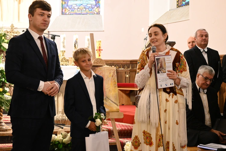 Z koncertami i konkursami