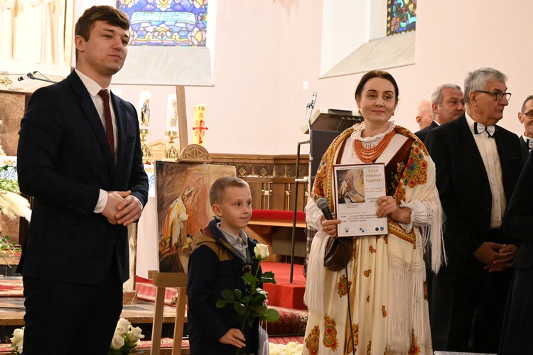 Z koncertami i konkursami