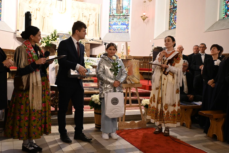 Z koncertami i konkursami