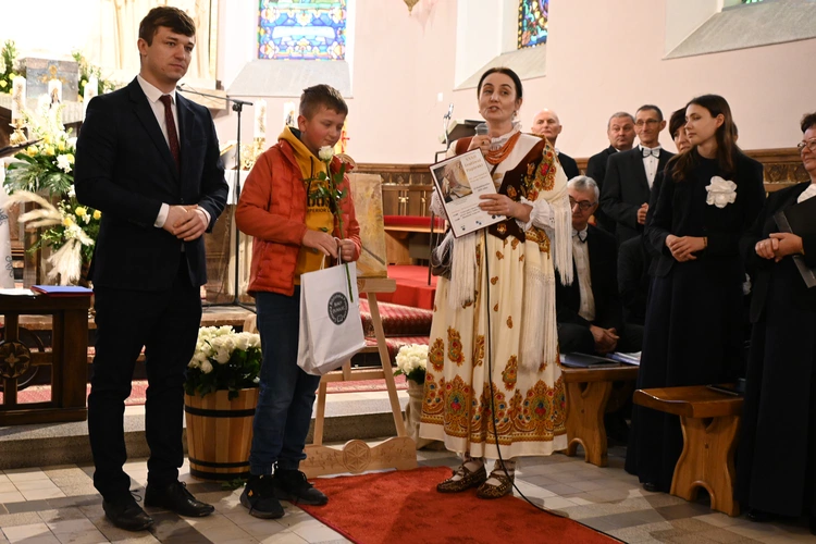 Z koncertami i konkursami