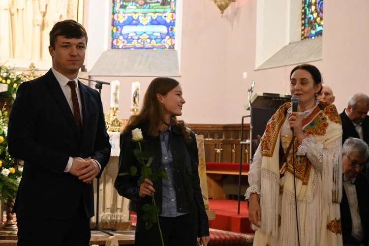 Z koncertami i konkursami
