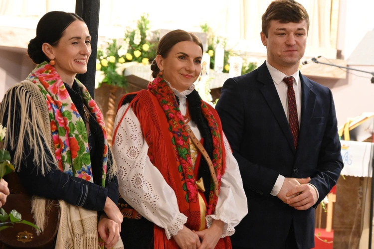 Z koncertami i konkursami
