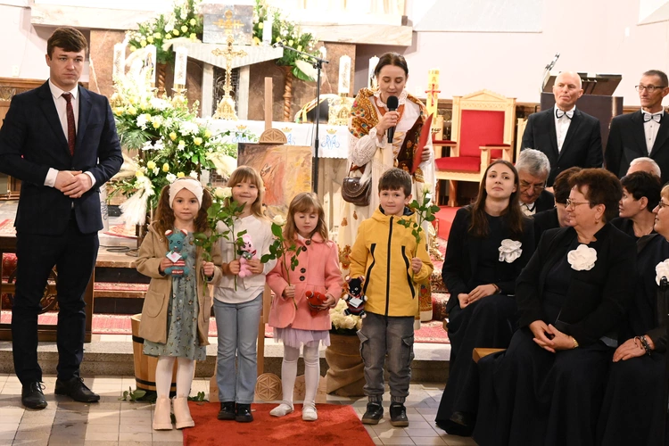 Z koncertami i konkursami