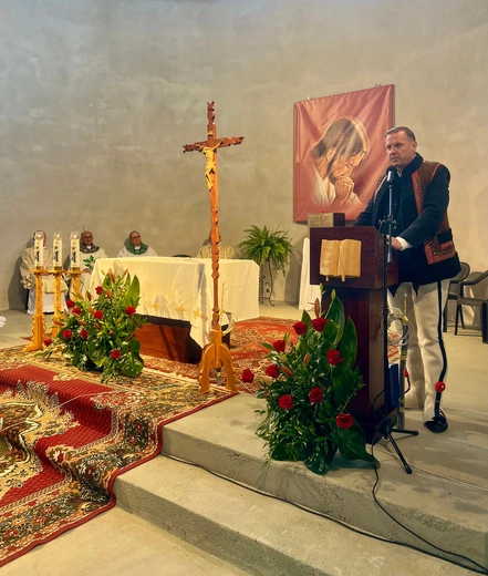 Eucharystia w surowym kościele