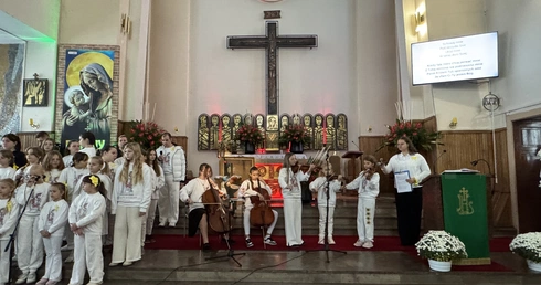 Dzień Papieski w parafii w Bedlnie