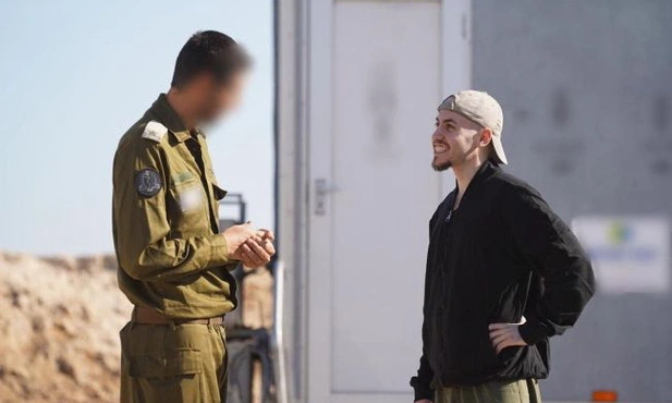 Jeden z uwolnionych - Eitan More