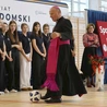 Bp Solarczyk poświęcił nową halę sportową