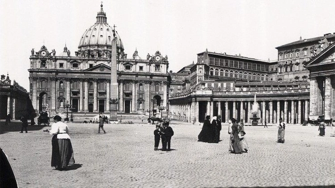 Muzea Watykańskie i niezwykła wystawa fotografii Moscioniego