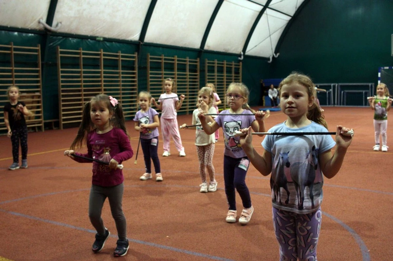 Trening mażoretek Mini Magnolia, mistrzyń świata z Kotulina