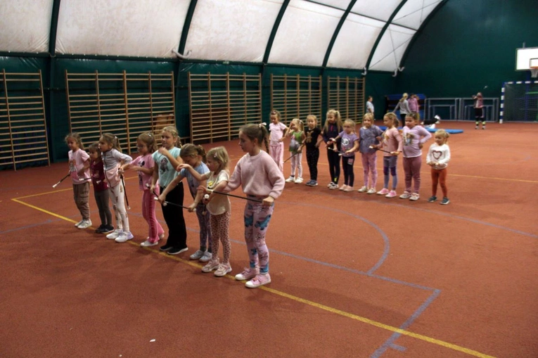 Trening mażoretek Mini Magnolia, mistrzyń świata z Kotulina