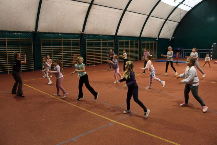Trening mażoretek Mini Magnolia, mistrzyń świata z Kotulina