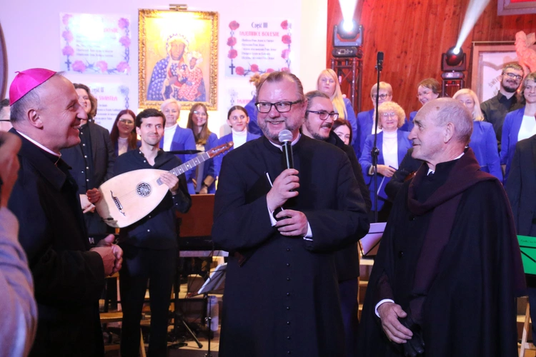 Lucień. Poświęcenie figury św. Kazimierza