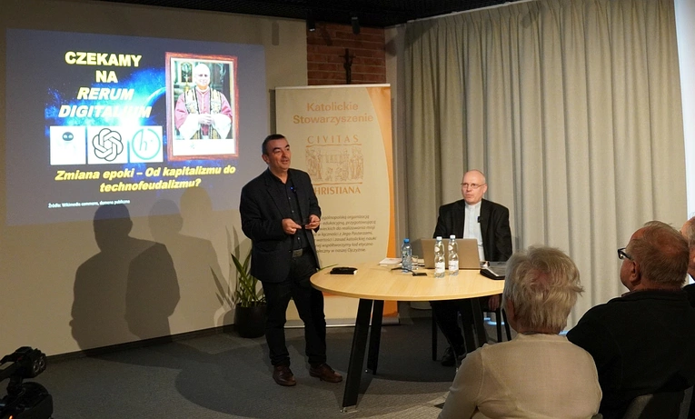 Ks. dr Krzysztof Adamski o oczekiwaniu na "Rerum digitalium", czyli "Rerum novarum" epoki cyfrowej
