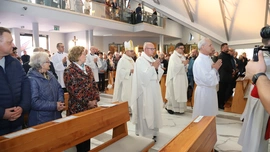 Abp Przybylski w nowo poświęconej świątyni: To miejsce jest Chrystusowe