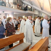 Abp Przybylski w nowo poświęconej świątyni: To miejsce jest Chrystusowe